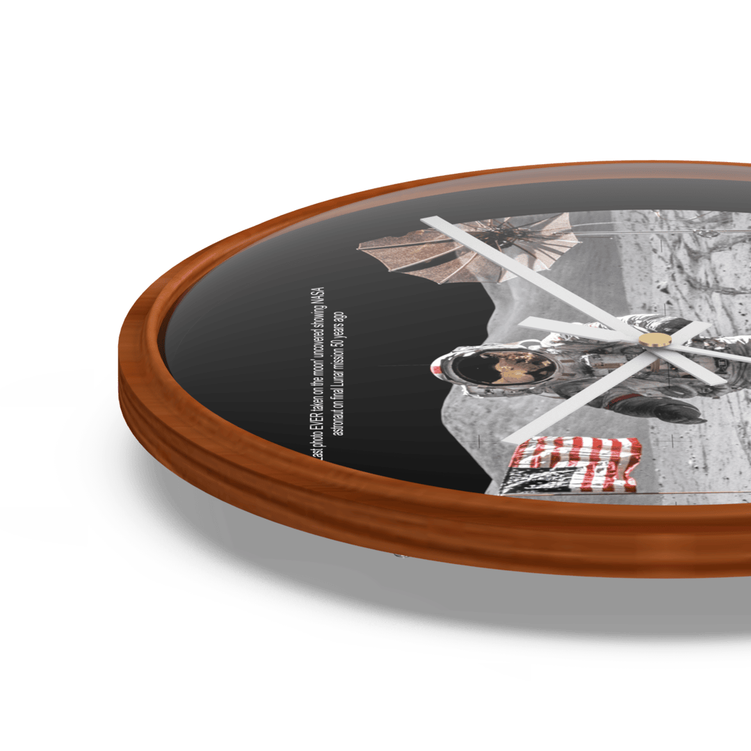 nasa_astronaut_clock