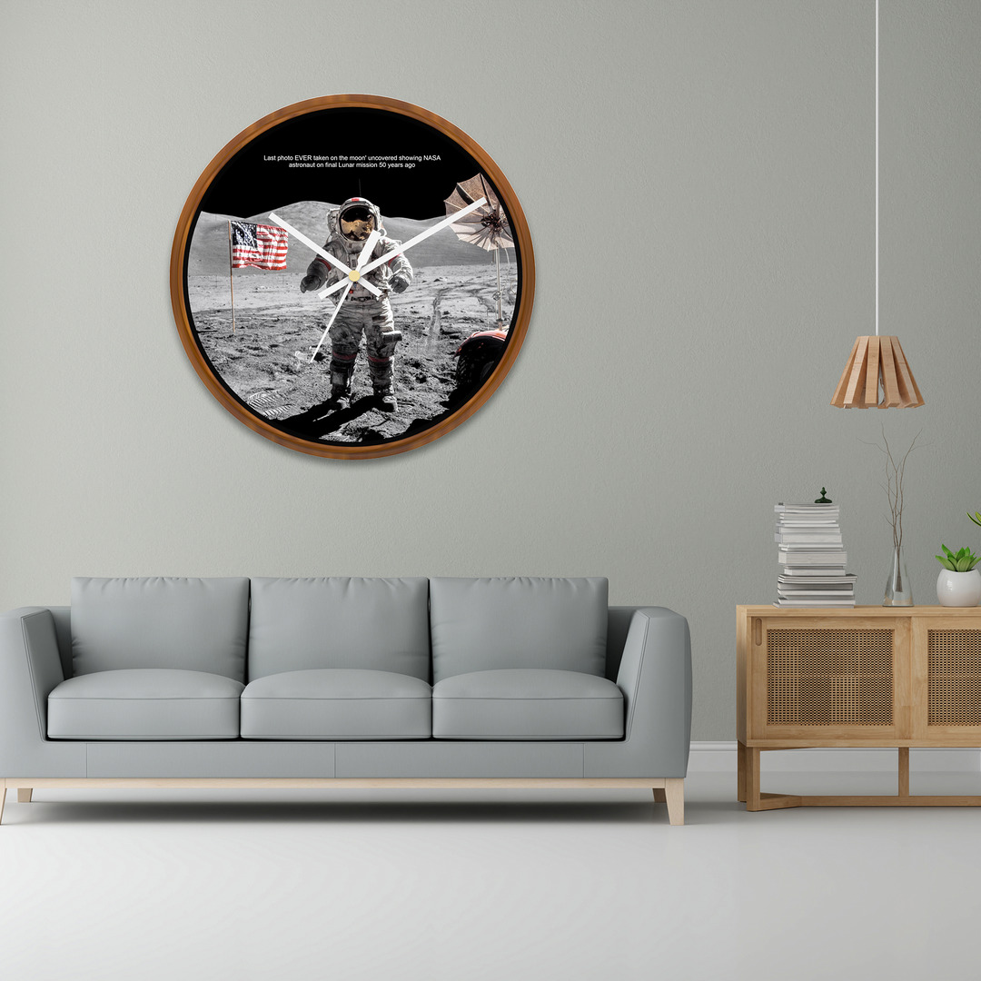 nasa_astronaut_clock